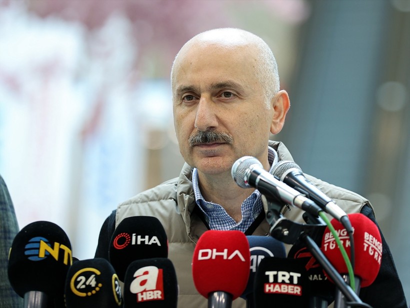 Ulaştırma ve Altyapı Bakanı Adil Karaismailoğlu Başakşehir-Kayaşehir Metro Hattı'nın Çam ve Sakura Şehir Hastanesi İstasyonu'nda incelemelerde bulundu - Resim : 7