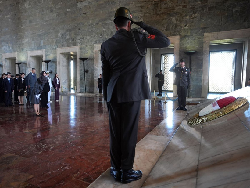 Japonya Altes Prensesi Akiko Mikasa'nin Anıtkabir ziyaretinde dikkat çeken detay - Resim: 18