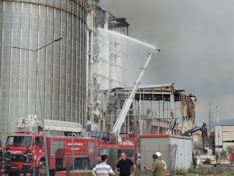 Sakarya'da makarna fabrikasında patlama! 2'si ağır 21 işçi yaralandı - Resim: 20