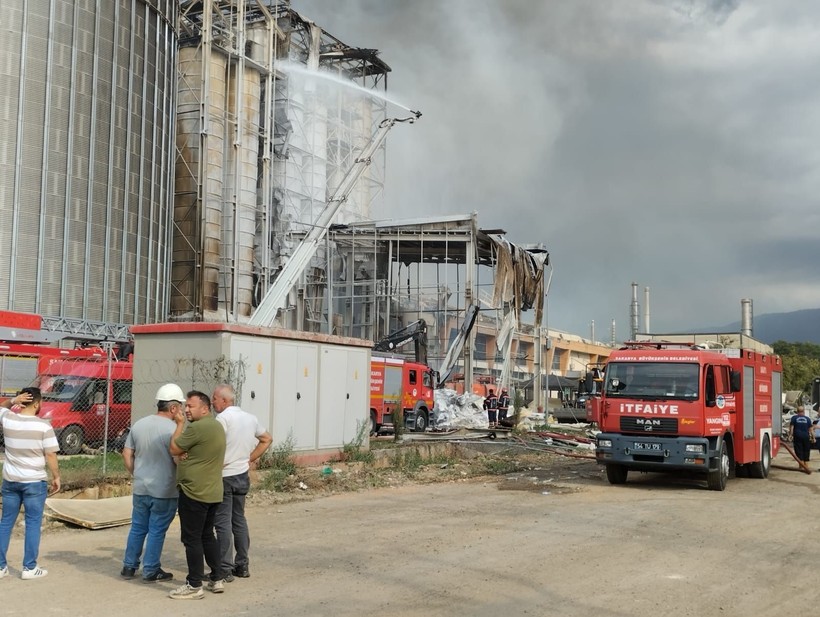 Sakarya'da makarna fabrikasında patlama! 2'si ağır 21 işçi yaralandı - Resim: 17