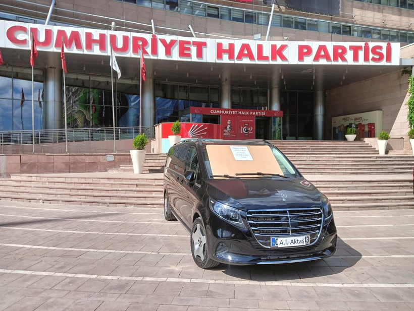 Kılıçdaroğlu, Özel döneminde alınan iki aracı böyle sergiledi: Haram parayla alınmıştır - Resim: 3