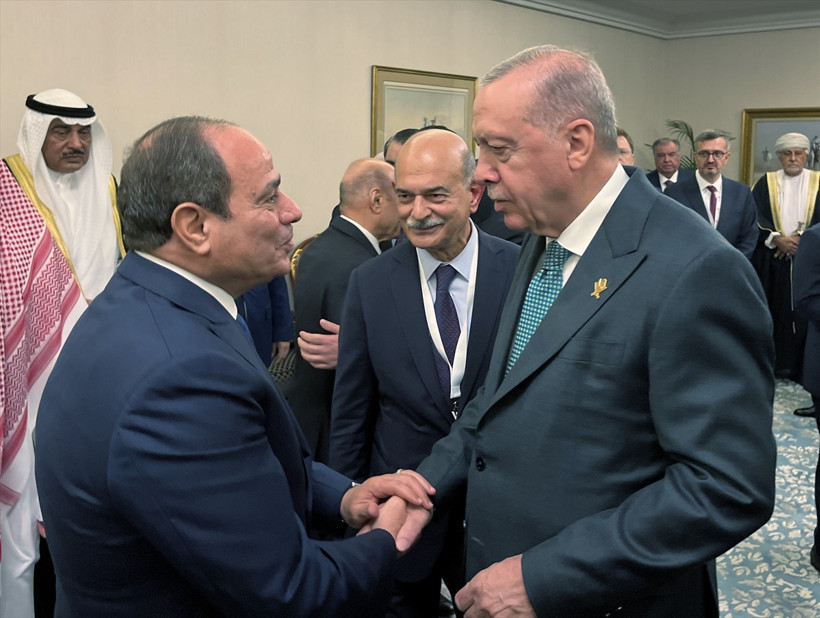 Cumhurbaşkanı Erdoğan'dan Katar'da diplomasi trafiği - Resim : 5