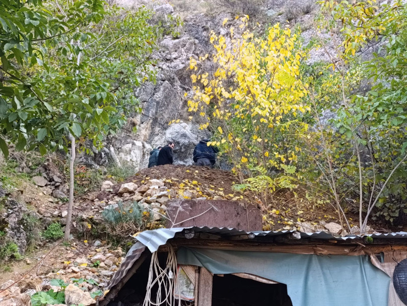 Amasya'da defineciler Ferhat Dağı'nı 15 metre kazdı - Resim: 4