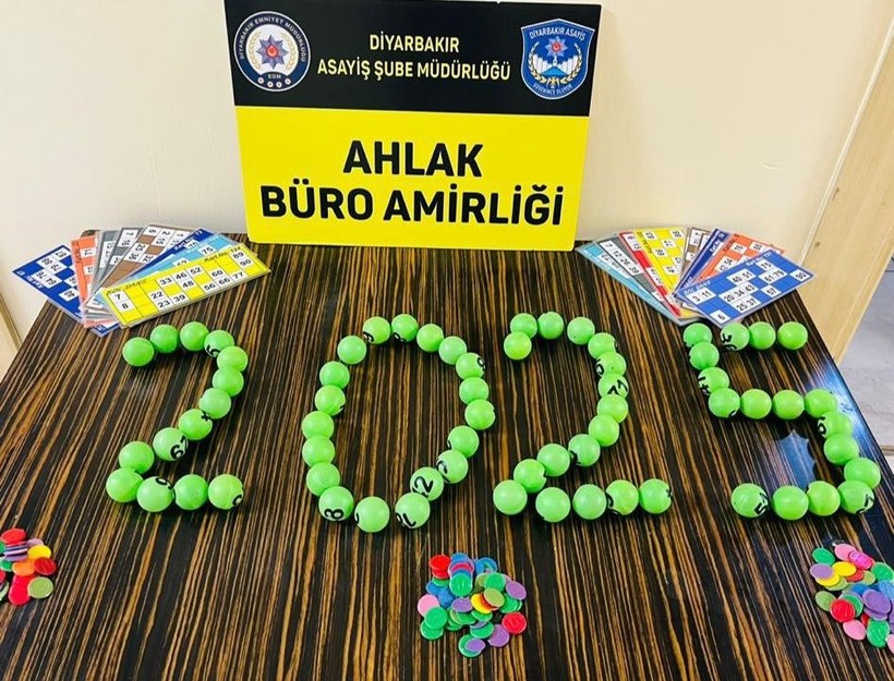 Diyarbakır polisi “mutlu yıllar” sözleriyle baskın yaptı: 5 gözaltı - Resim : 2