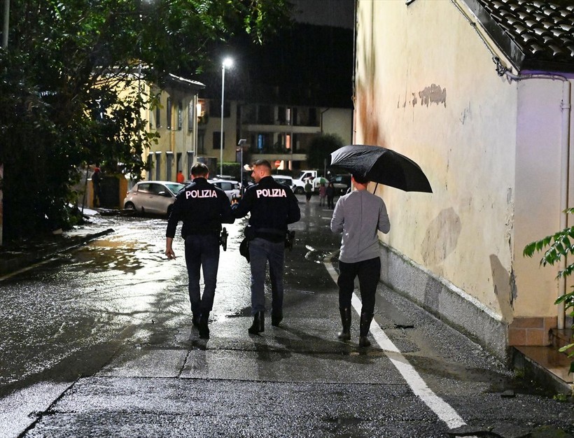 İtalya'da sağanak yağış can aldı! 3 ölü 7 kayıp - Resim: 23