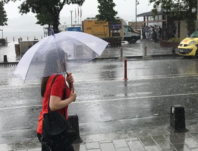 Meteoroloji İstanbul için gün verdi! Beklenen sağanak geliyor! İşte gün gün hava durumu - Resim: 8