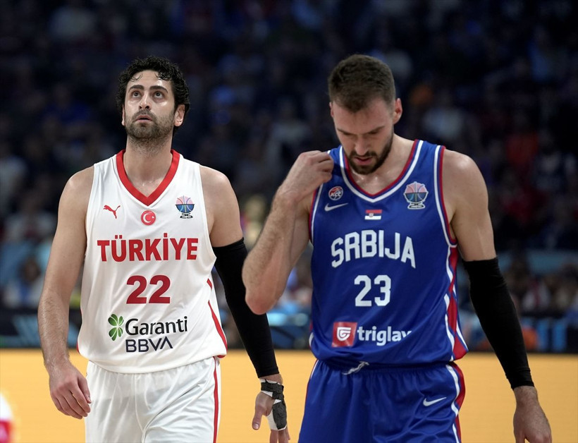 12 Dev Adam Sırbistan'ı 95-90 yenerek grubu lider tamamladı - Resim: 13