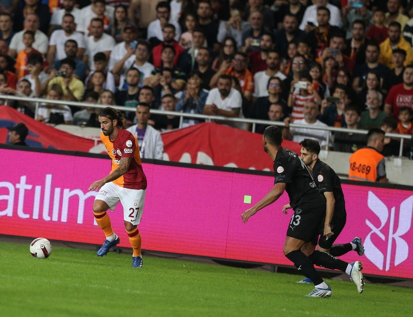 Ligde namağlup takım kalmadı: Galatasaray, Mersin'de ilk yenilgisini aldı - Resim : 18