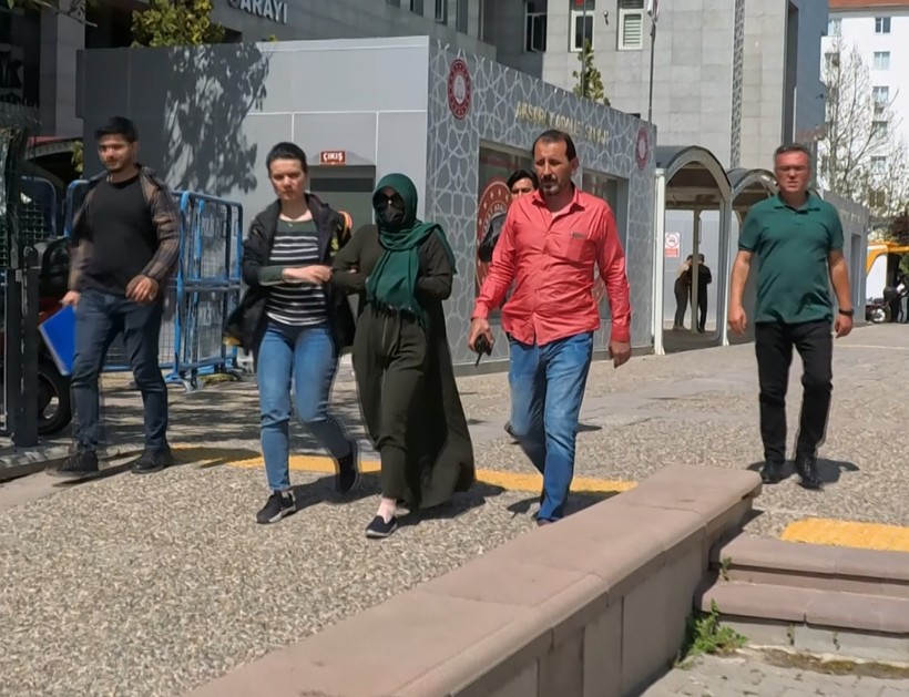 Aksaray’da 100 suç kaydından 94 yıl hapis cezası bulunan kadın yakalandı - Resim : 1