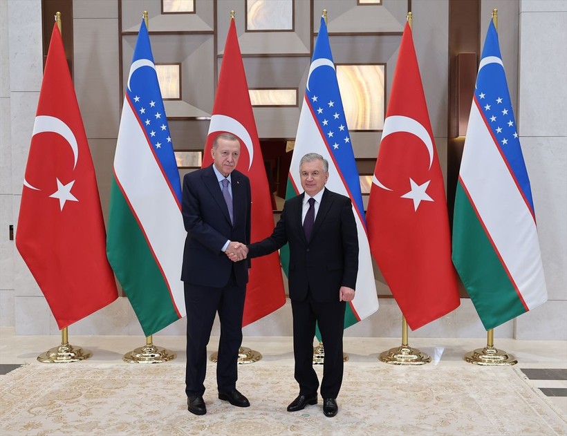 Cumhurbaşkanı Erdoğan Özbekistan Cumhurbaşkanı Şevket Mirziyoyev ile görüştü - Resim: 1