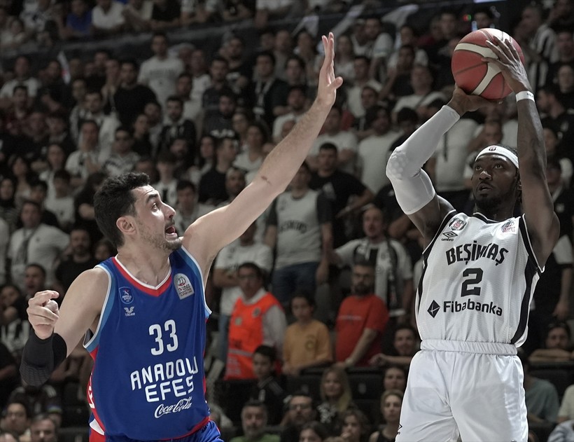 Beşiktaş Fibabanka Anadolu Efes'i devirdi finalde Fenerbahçe Beko'nun rakibi oldu - Resim : 2