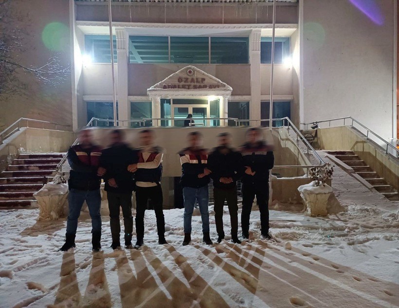 Van'da 240 kaçak göçmen yakalandı, 5 organizatör tutuklandı - Resim: 4