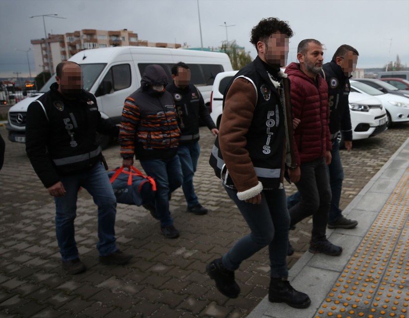Gökçeada Belediyesi'ne yolsuzluk operasyonu! Başkan Ünal Çetin, imar müdürü ve aracı olan kişi tutuklandı - Resim: 4