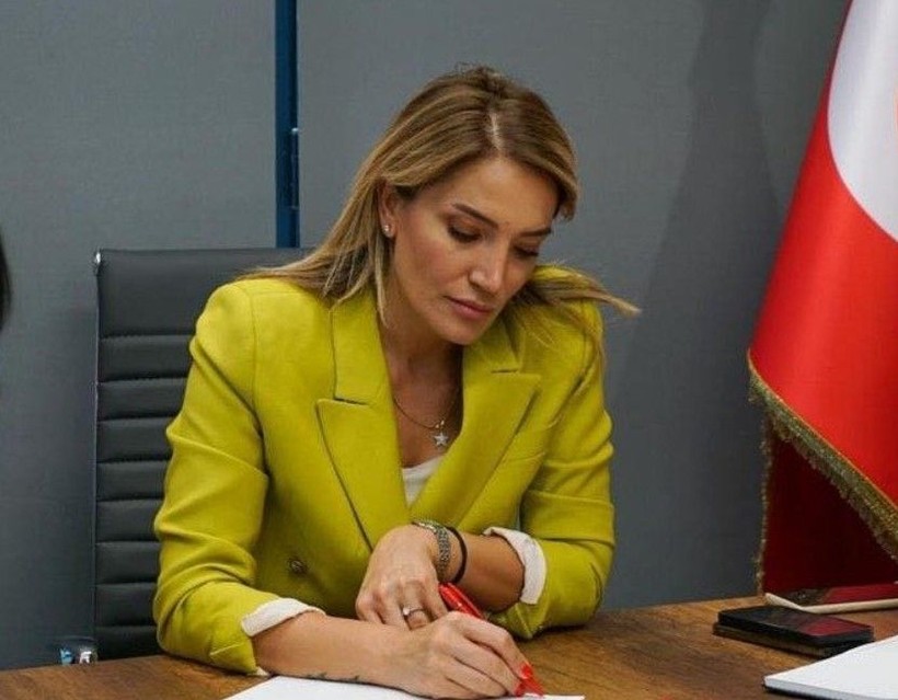 CHP’de yasak aşk skandalı! Ortaya çıkınca eşlerinden boşandılar | Rıza Akpolat ile Yeşim Ağırman'ın paylaşımları... - Resim: 2