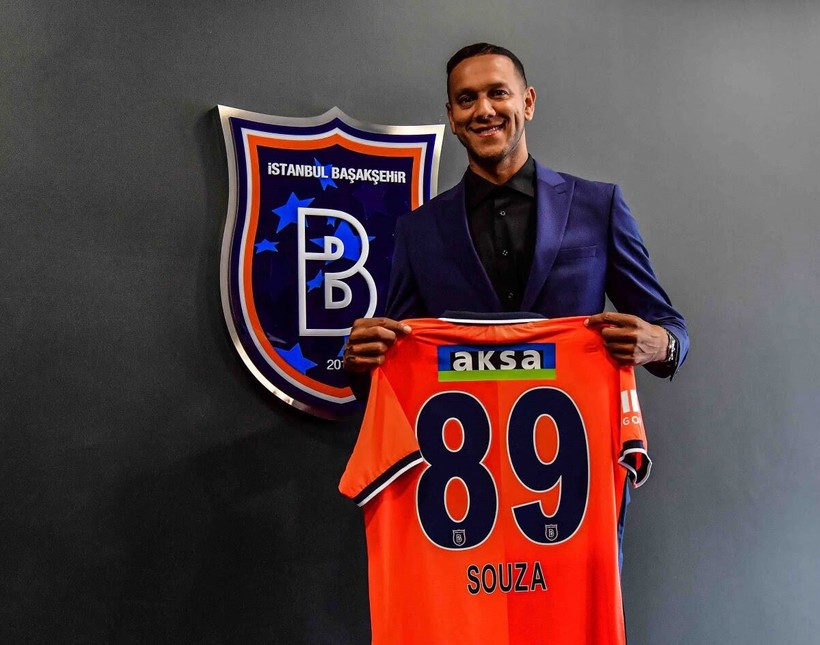 Son Dakika: Josef de Souza, resmen Başakşehir'de - Resim : 2