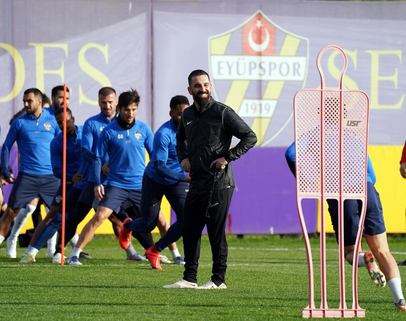 Eyüpspor Teknik Direktörü Arda Turan ilk antrenmanına çıktı - Resim: 6