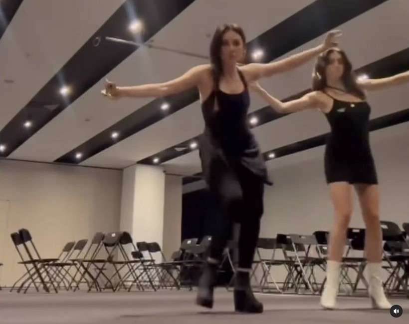 Hazar Ergüçlü pavyon dansı eğitimini Ezo'dan mı aldı? Herkesin merak ettiği soru prova görüntüleriyle ortaya çıktı - Resim: 11
