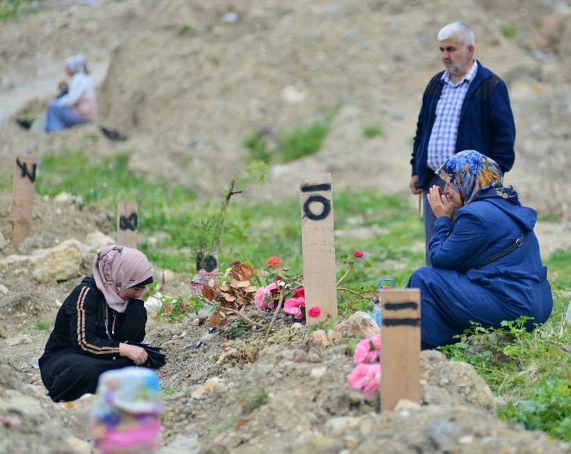 Kahramanmaraş merkezli depremlerden etkilenen Hatay'da buruk bayram - Resim: 4