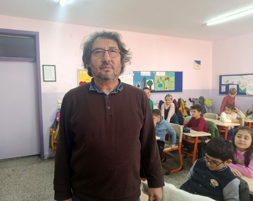 Okullu kedi Çakıl 6 yıldır öğrencilerle birlikte derslere giriyor - Resim: 4