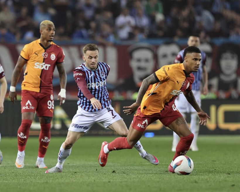 Şampiyon Galatasaray! Trabzonspor'u 3-0 yenen Galatasaray Ziraat Türkiye Kupası'nın sahibi oldu - Resim : 5