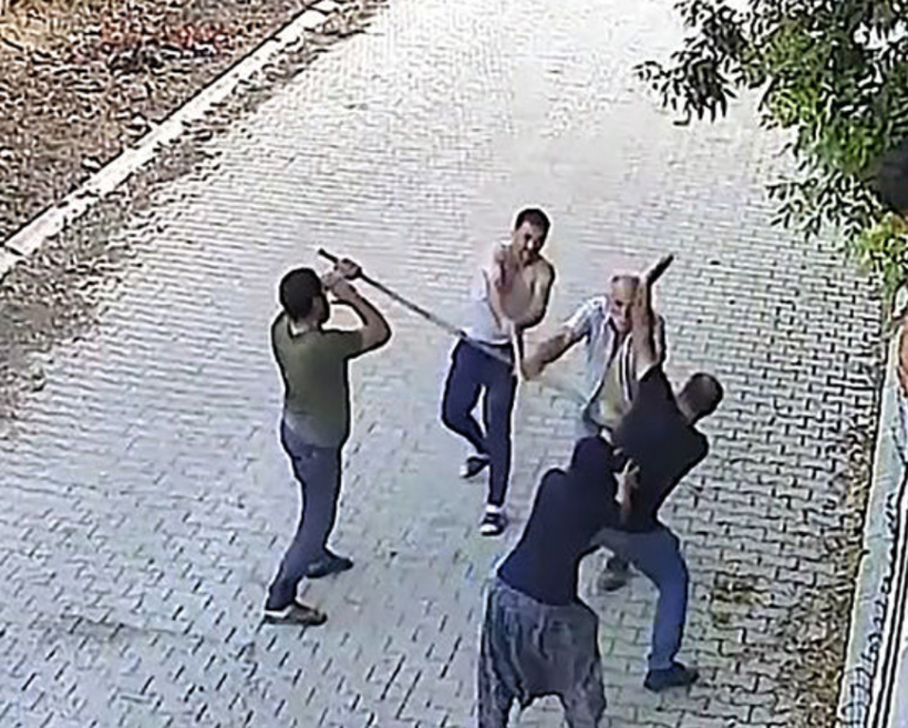 Adana'da miras cinayeti! Oğlunu önce öldürdü sonra tekmeledi - Resim : 1