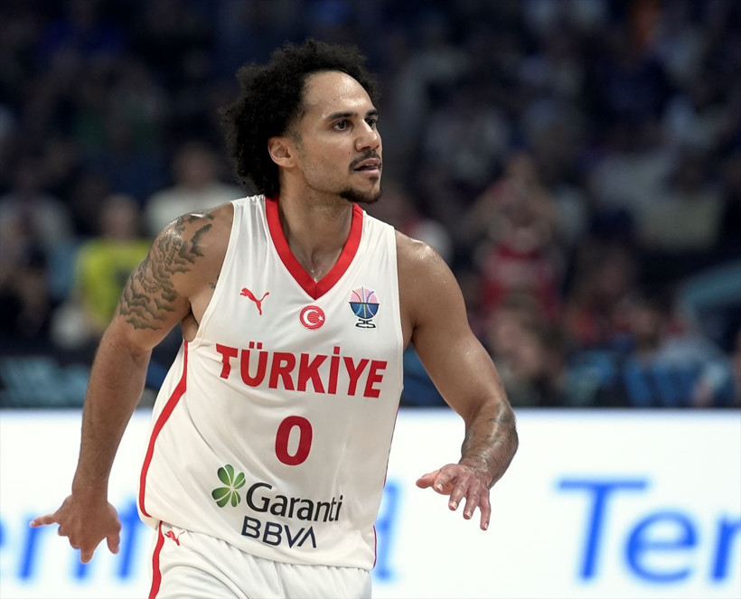 12 Dev Adam Sırbistan'ı 95-90 yenerek grubu lider tamamladı - Resim: 11