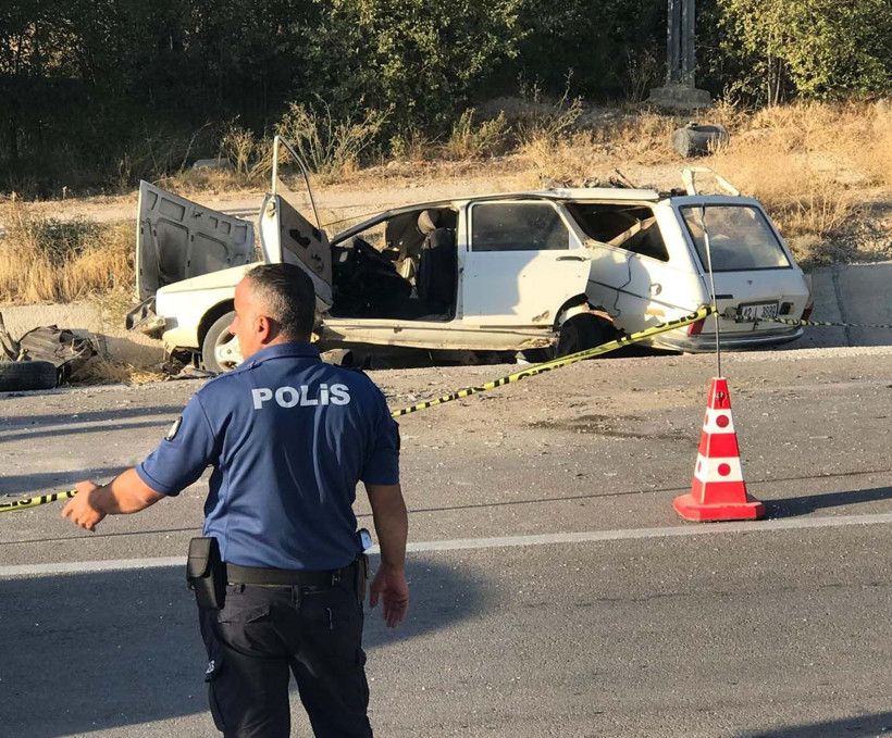 Konya'da 2 otomobil çarpıştı; ikizler öldü, 5 yaralı - Resim: 4