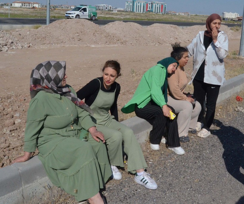 AYT sınavına giderken korkunç kaza: 1 ölü, 10 yaralı - Resim: 7