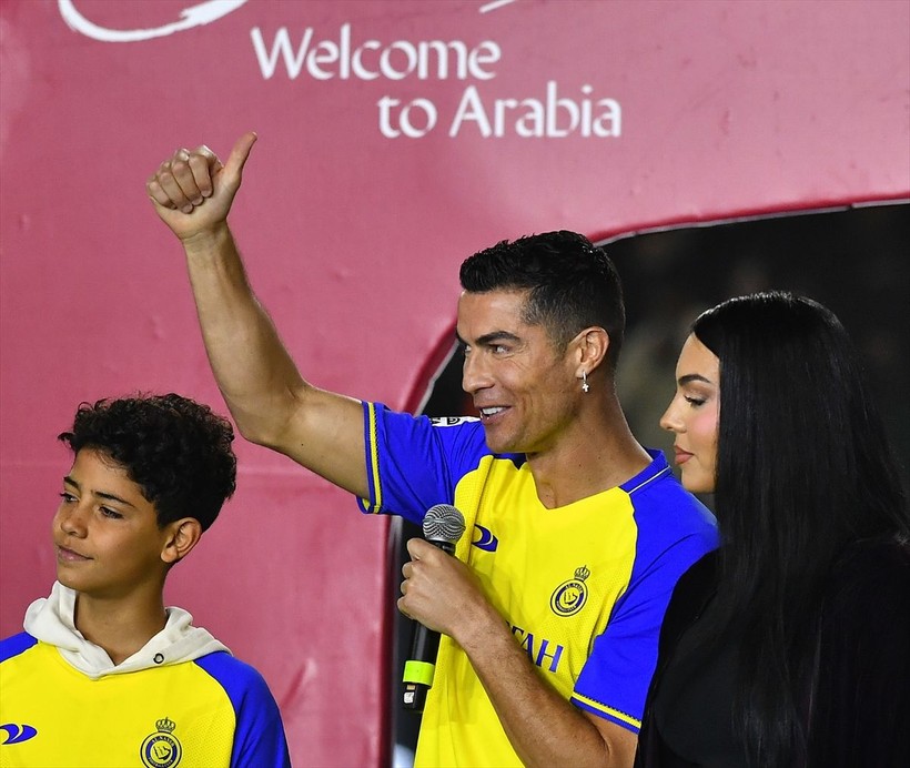 Al-Nassr'ın ezeli rakibinden Ronaldo'ya Messi ile cevap! Formasını... - Resim: 4
