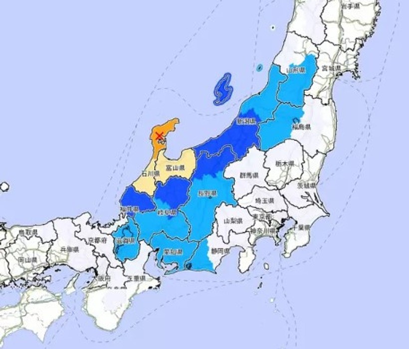 Son dakika! Japonya'nın 7,4'lük deprem ile sallandığı anlar kamerada! Tsunami alarmı: Binaların üst katlarına sığının - Resim : 5