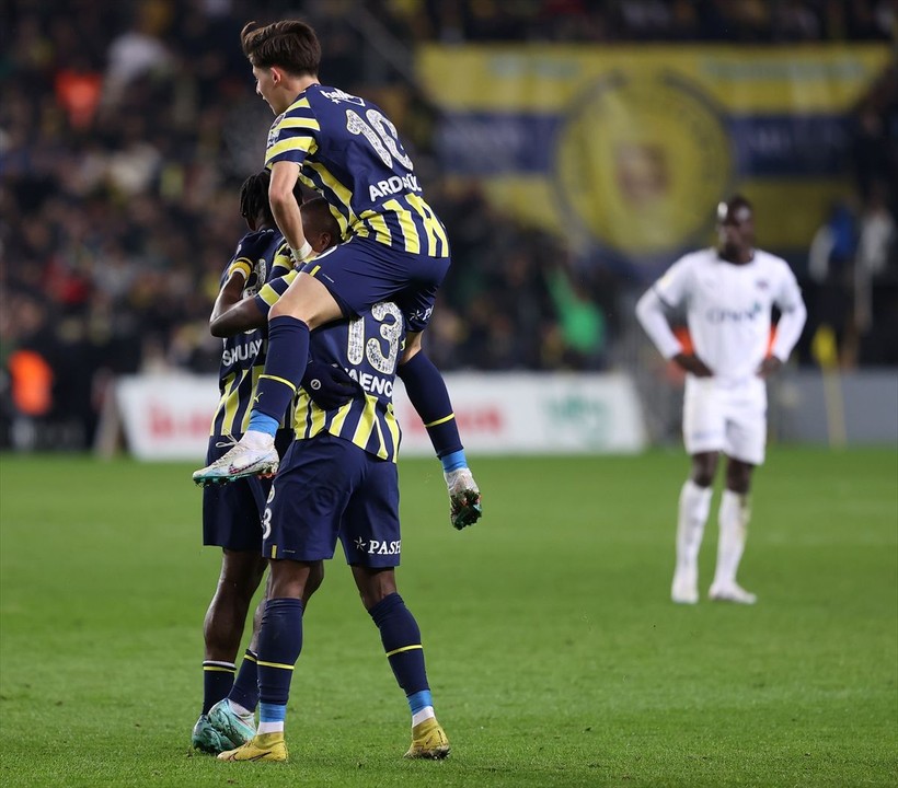 Fenerbahçe'de Enner Valencia Kasımpaşa maçında yıldızlaştı! "Maçtan önce eşimle 4 gol atamadığımı konuşmuştuk" - Resim: 6