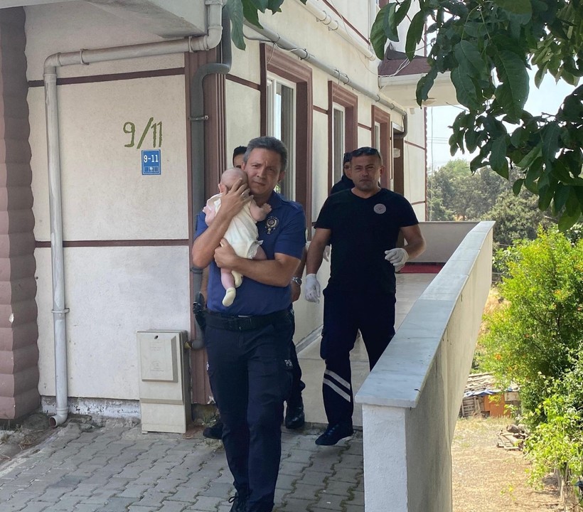 Eşiyle tartışan adam 4 aylık oğlunu pencereden atmaya kalktı - Resim: 8