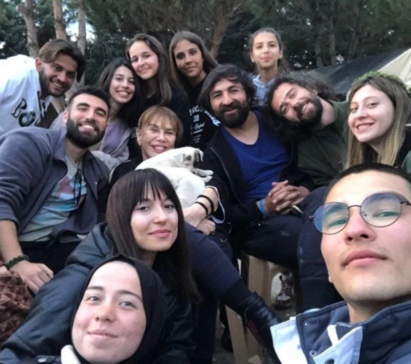 Minik Serçe Sezen Aksu depremzedelerin yarasını sarmaya koştu - Resim: 3