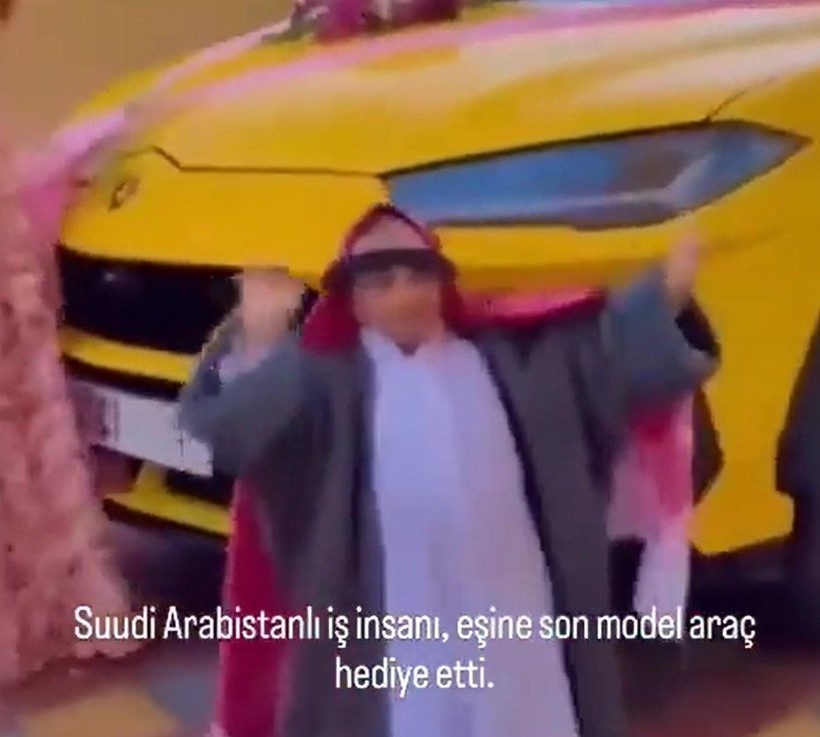Bu görüntüler gündeme oturdu! Suudi Arabistanlı cüce iş insanı eşine lüks otomobil aldı! Hediyeyi göre kadın bakın ne yaptı! - Resim: 7