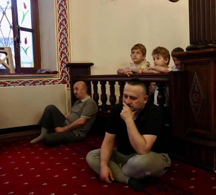 İslam aleminde bayram namazı coşkusu! Camiler doldu taştı - Resim: 50