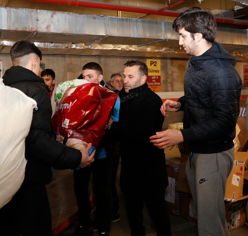 Spor camiası tek yürek! Mertens, Mesut, Eda, Josef, Cenk ve dahası... - Resim: 19