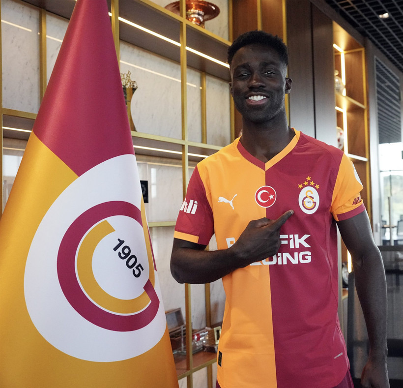 Galatasaray'dan iç transfer hamlesi: Sanchez ve Günay ile sözleşme yenilendi - Resim : 2