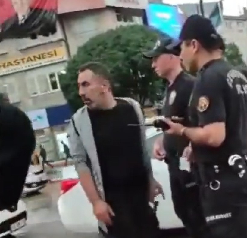 Kimlik kontrolünde sorun çıkaran şahıs