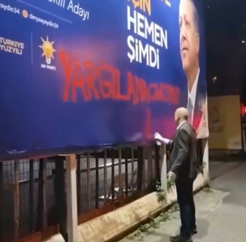 TİP İstanbul Milletvekili Ahmet Şık AK Parti seçim billboardına "Yargılanacaksınız" yazdı - Resim : 2