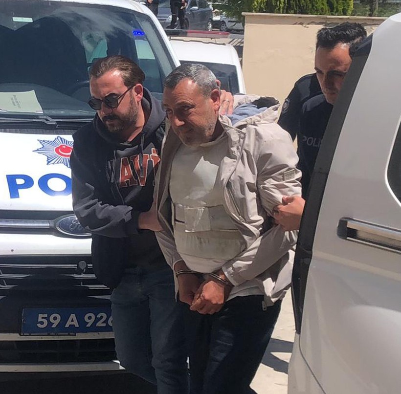 Evine kurşun yağdıran oğlunu pompalı tüfekle vurdu: Baba adliyeye sevk edildi - Resim : 4