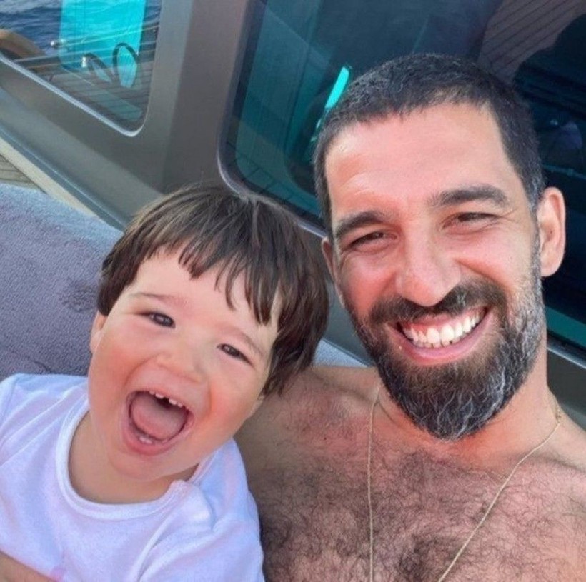 Aslıhan Doğan Turan ve Arda Turan çifti oğullarının at sevdası üzerine kesenin ağzını açtılar! 10'ar bin Euro'dan iki tane... - Resim: 6