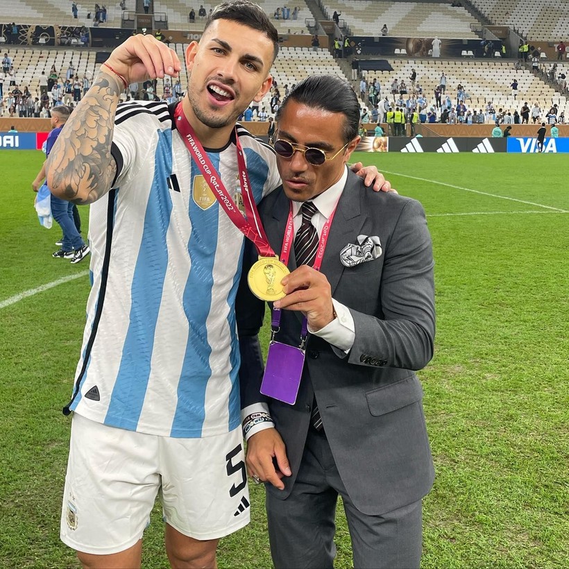 Nusret, İngiliz basınının hedefinde! FIFA Başkanını satın aldığı iddia ediliyor - Resim: 2