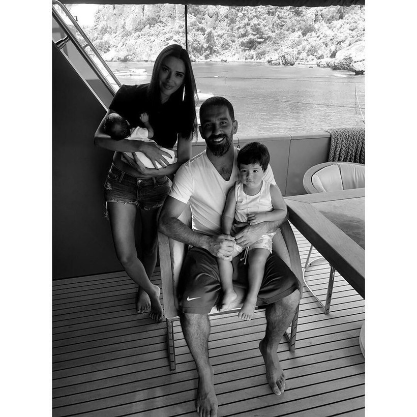 Aslıhan Doğan Turan ve Arda Turan çifti oğullarının at sevdası üzerine kesenin ağzını açtılar! 10'ar bin Euro'dan iki tane... - Resim: 10