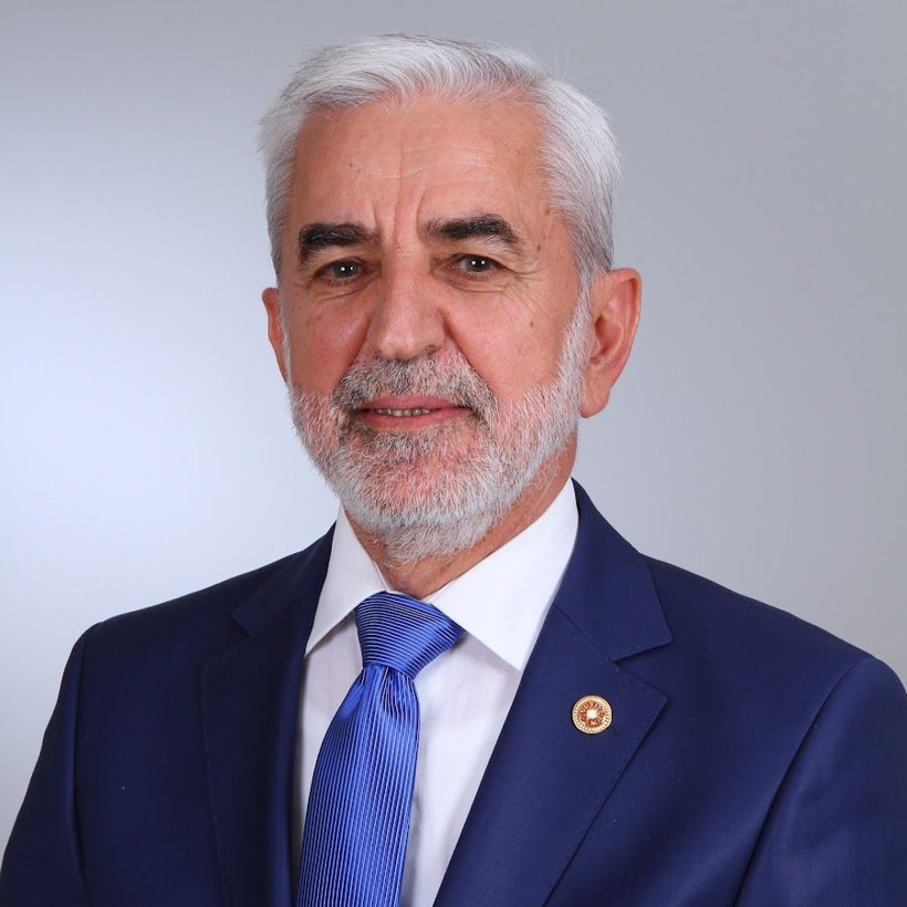 Kalp krizi nedeniyle hayatını kaybeden Eski AK Parti Elazığ Milletvekili Tahir Öztürk son yolculuğuna uğurlandı - Resim: 7