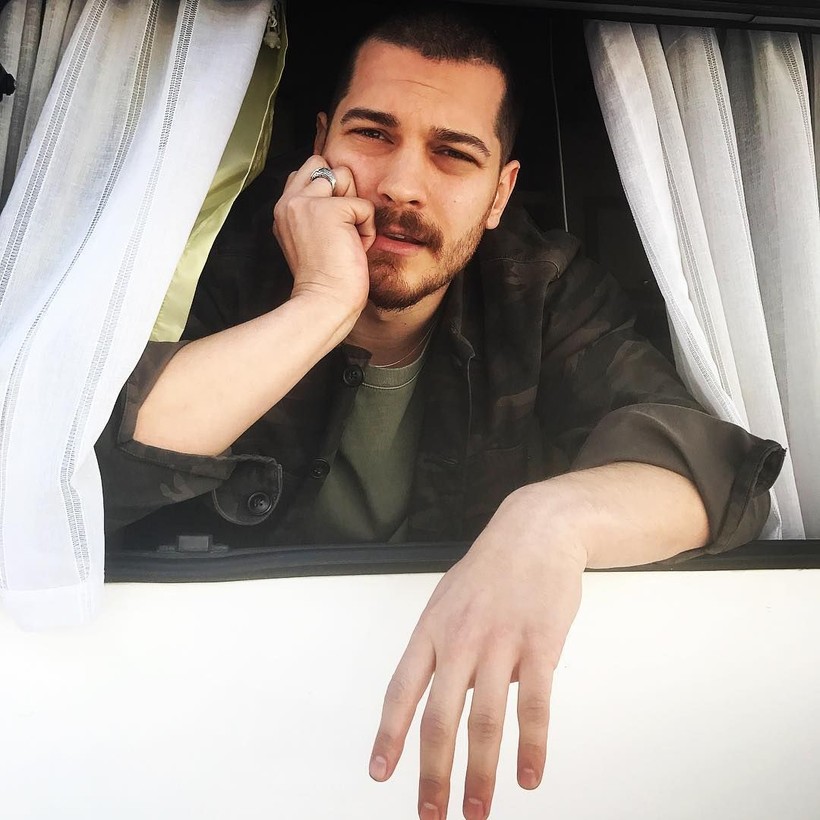 Çağatay Ulusoy Türkiye'nin en pahalı oyuncusu oldu! İşte Gaddar dizisi için el sıkıştığı rakam - Resim: 4