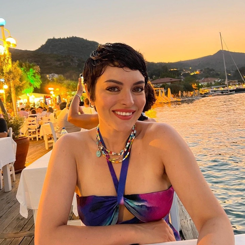 Çiçeği burnunda anne Ezgi Mola'dan oğluyla ilk fotoğraf - Resim: 1