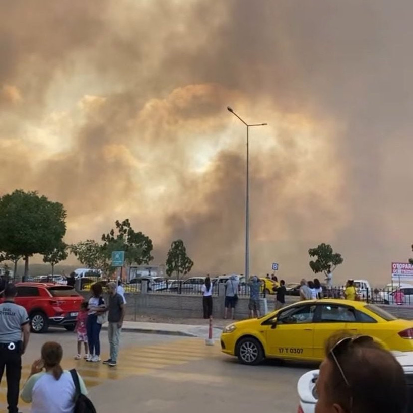 Çanakkale Boğaz'ı ve havalimanı geçici olarak kapatıldı - Resim : 1