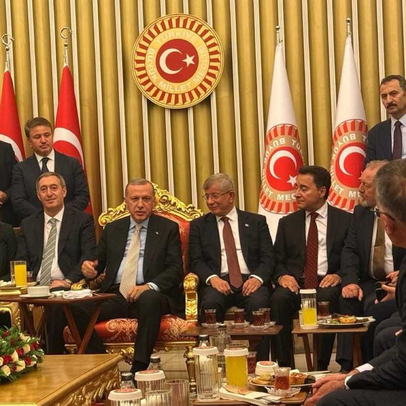 Cumhurbaşkanı Erdoğan, TBMM'de parti lideriyle buluştu - Resim: 3