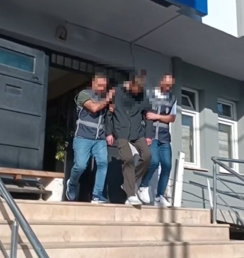 Sokak ortasında rastgele 3 kişiyi bıçaklayan şahıs cezaevine gönderildi: Sorguda verdiği ifade kan dondurdu! - Resim : 1