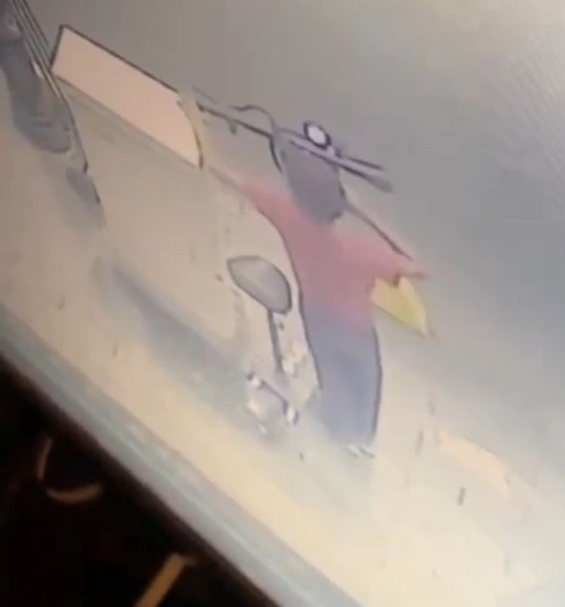Fatih'te 11 yaşındaki şahıs 7  tane elektrikli scooterı işte böyle çaldı! - Resim : 2